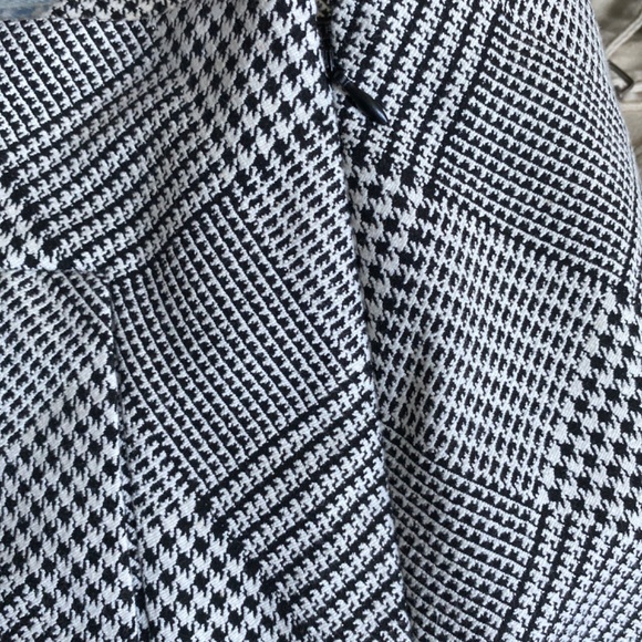 Short - Picture 3 of 4